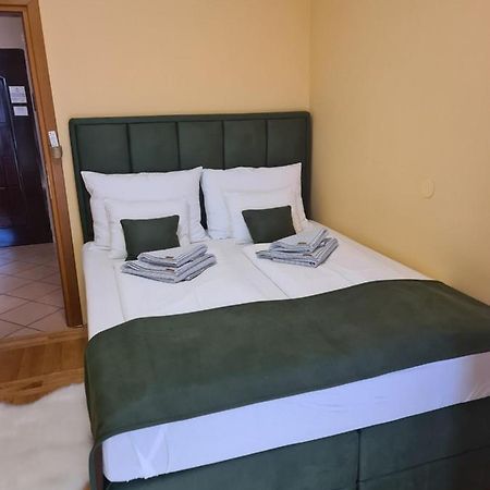 Apartman *Joy* Осиек Екстериор снимка